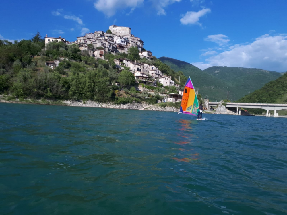 lago del turano